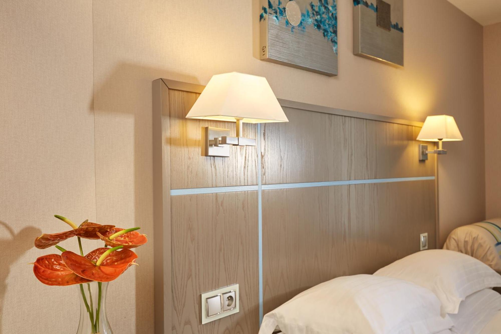 Alize Grenelle Tour Eiffel Hotel 3*